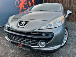 Grau Gebraucht 2007 Peugeot 207 CC Cabrio | 2.990 € (Guter Preis)