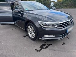 Grau Gebraucht 2019 VW Passat Highline Kombi | 14.999 € (Fairer Preis)