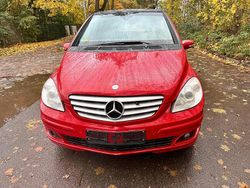 Rot Gebraucht 2005 Mercedes B170 Van / Kleinbus | 4.300 € (Fairer Preis)