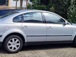 Silber Gebraucht 2000 VW Passat Edition Limousine | 1.500 € (Guter Preis)