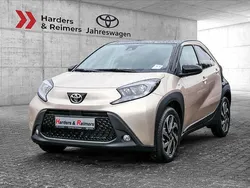 Beige Neu 2024 Toyota Aygo Team Kleinwagen | 16.380 €