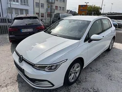 Weiß Gebraucht 2020 VW Golf VIII Life Limousine | 21.690 € (Fairer Preis)