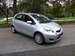 Silber Gebraucht 2009 Toyota Yaris Limousine | 5.950 € (Etwas zu teuer)
