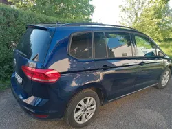 Blau Gebraucht 2020 VW Touran Comfortline Van / Kleinbus | 14.700 € (Guter Preis)