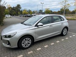 Grau Gebraucht 2017 Hyundai i30 Limousine | 8.999 € (Guter Preis)
