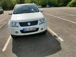 Weiß Gebraucht 2010 Suzuki Grand Vitara SUV | 4.499 € (Fairer Preis)