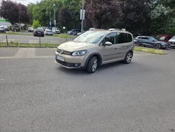 Beige Gebraucht 2012 VW Touran Cross Van / Kleinbus | 10.000 € (Fairer Preis)