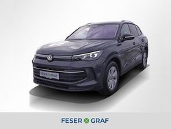 Delfingrau metallic Neu 2026 VW Tiguan SUV | 58.635 €