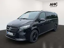 Obsidianschwarz metallic Gebraucht 2025 Mercedes V300 Avantgarde Van / Kleinbus | 88.726 €