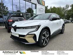 Weiß Gebraucht 2022 Renault Mégane Iconic Limousine | 28.990 € (Fairer Preis)
