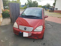 Rot Gebraucht 1999 Mercedes A160 Kleinwagen | 2.500 € (Etwas zu teuer)