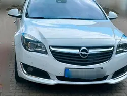 Weiß Gebraucht 2016 Opel Insignia Kombi | 10.500 € (Fairer Preis)