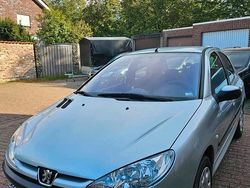 Silber Gebraucht 2004 Peugeot 206 Kleinwagen | 1.100 € (Fairer Preis)