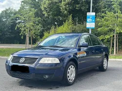 Blau Gebraucht 2001 VW Passat Limousine | 1.399 € (Guter Preis)