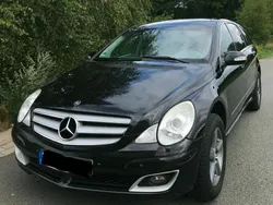 Schwarz Gebraucht 2007 Mercedes R320 Van / Kleinbus | 4.800 € (Fairer Preis)