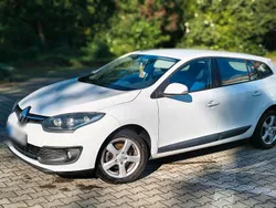 Weiß Gebraucht 2015 Renault Mégane GrandTour Authentique Kombi | 6.000 € (Guter Preis)