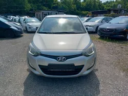 Silber Gebraucht 2012 Hyundai i20 Edition Limousine | 4.590 € (Guter Preis)