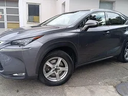 Grau Gebraucht 2016 Lexus NX300h E-FOUR Luxury Line SUV | 26.990 € (Fairer Preis)