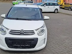 Weiß Gebraucht 2016 Citroën C1 Feel Kleinwagen | 6.150 € (Etwas zu teuer)