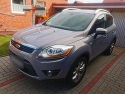Grün Gebraucht 2012 Ford Kuga Champions Edition SUV | 8.000 € (Fairer Preis)