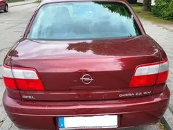 Orange Gebraucht 1999 Opel Omega Limousine | 2.500 € (Fairer Preis)
