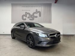 Grau Gebraucht 2018 Mercedes CLA220 Shooting Brake Kombi | 12.990 €