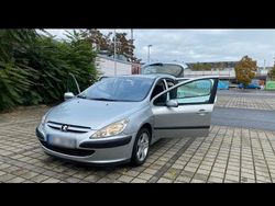Silber Gebraucht 2004 Peugeot 307 Limousine | 3.000 €