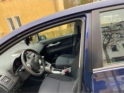 Blau Gebraucht 2012 Toyota Auris Comfort Limousine | 5.100 € (Etwas zu teuer)