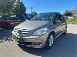 Grau Gebraucht 2007 Mercedes B200 Edition Van / Kleinbus | 2.250 € (Fairer Preis)