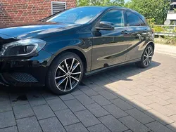Schwarz Gebraucht 2015 Mercedes A180 Limousine | 11.900 €