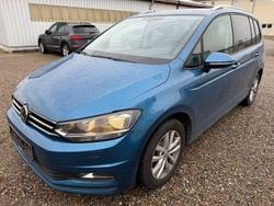 Blau Gebraucht 2016 VW Touran Comfortline Van / Kleinbus | 9.500 € (Fairer Preis)