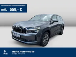 Graphitegrau metallic Gebraucht 2024 Skoda Kodiaq Selection SUV | 43.990 € (Fairer Preis)
