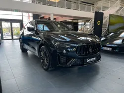 Schwarz Gebraucht 2022 Maserati Levante SUV | 83.800 €