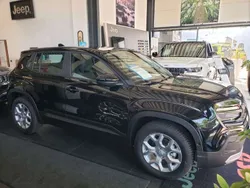 Solid black clear coat Gebraucht 2023 Jeep Avenger Altitude SUV | 24.590 € (Fairer Preis)
