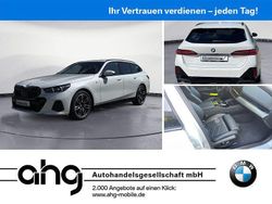 Weiß Gebraucht 2024 BMW 520 Performance Kombi | 50.950 € (Guter Preis)
