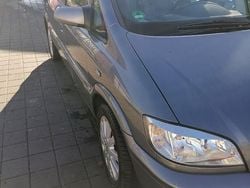 Grau Gebraucht 2005 Opel Zafira Enjoy Van / Kleinbus | 2.500 € (Guter Preis)
