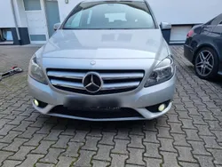 Silber Gebraucht 2012 Mercedes B200 Van / Kleinbus | 5.500 € (Fairer Preis)