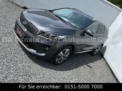 Grau Gebraucht 2018 Kia Sorento 2 SUV | 29.800 € (Etwas zu teuer)