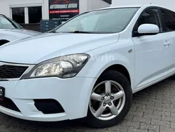 Weiß Gebraucht 2010 Kia Ceed Limousine | 2.999 € (Superpreis)