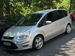 Grau Gebraucht 2010 Ford S-MAX S Van / Kleinbus | 5.900 € (Fairer Preis)