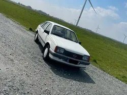 Weiß Gebraucht 1986 Opel Ascona Coupé | 3.500 €