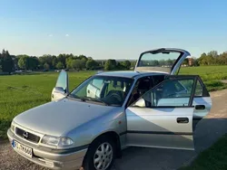 Silber Gebraucht 1998 Opel Astra Limousine | 1.500 € (Guter Preis)