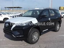 Schwarz Neu 2024 Toyota Fortuner Premium SUV | 34.000 €