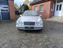 Silber Gebraucht 1997 Mercedes E200 Kombi | 2.887 € (Guter Preis)