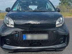 Schwarz Gebraucht 2021 Smart ForTwo Coupé Kleinwagen | 9.250 € (Guter Preis)