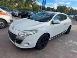 Weiß Gebraucht 2009 Renault Mégane III Dynamique Coupé | 3.450 € (Guter Preis)