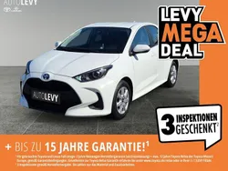 Weiss Gebraucht 2022 Toyota Yaris Hybrid Edition Kleinwagen | 18.770 € (Fairer Preis)
