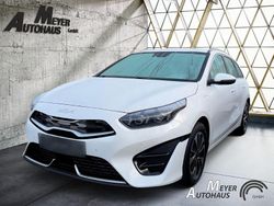 Weiß Gebraucht 2022 Kia Ceed Sportswagon Kombi | 18.890 € (Etwas zu teuer)