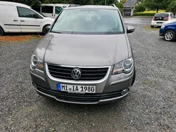 Grau Gebraucht 2009 VW Touran Van / Kleinbus | 4.200 € (Fairer Preis)