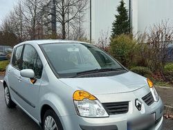 Silber Gebraucht 2005 Renault Modus Van / Kleinbus | 2.200 € (Etwas zu teuer)